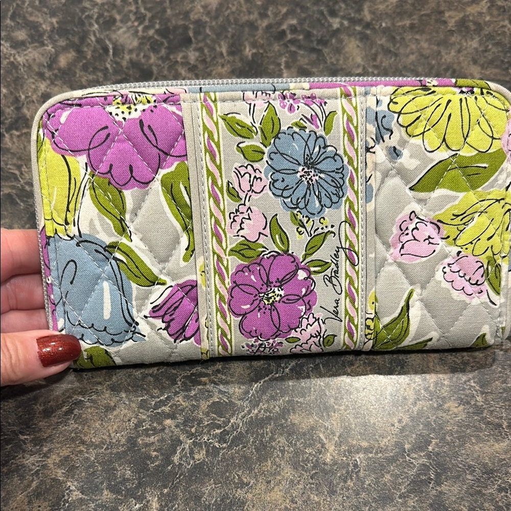 Vera Bradley zippered wallet. 16 card holder slots